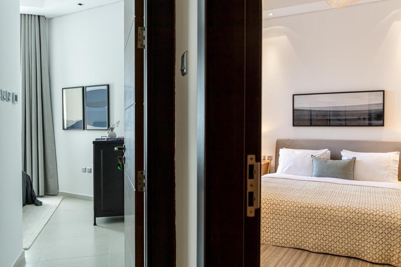 Nox Family Suites Dubai - Jumeirah 3, Jumeirah Beach ภายนอก รูปภาพ